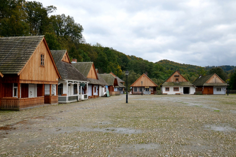 Vlakom do najväčšieho poľského skanzenu v SANOKU