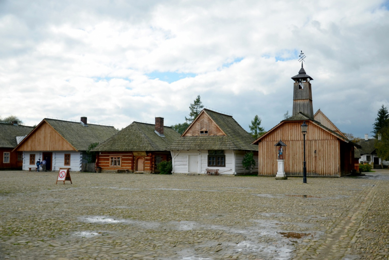 Vlakom do najväčšieho poľského skanzenu v SANOKU