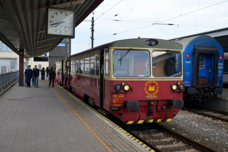 Vlakom za UNESCOM - Vlakom a retrobusom do Domice 17.11.2017