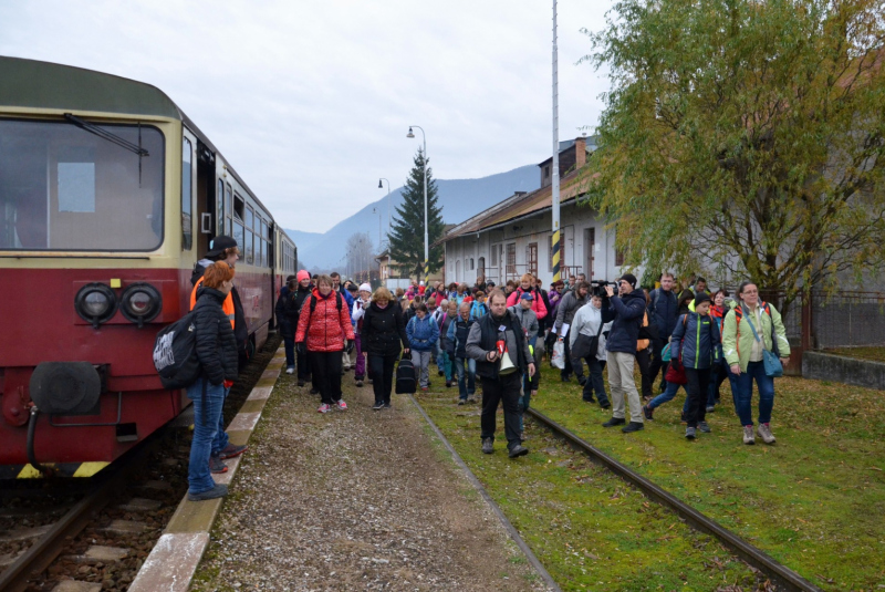 Vlakom za UNESCOM - Vlakom a retrobusom do Domice 17.11.2017