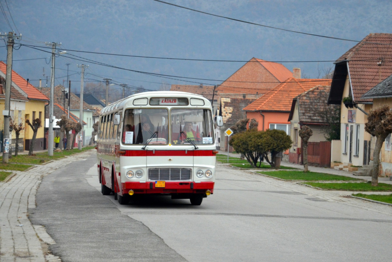 Vlakom za UNESCOM - Vlakom a retrobusom do Domice 17.11.2017