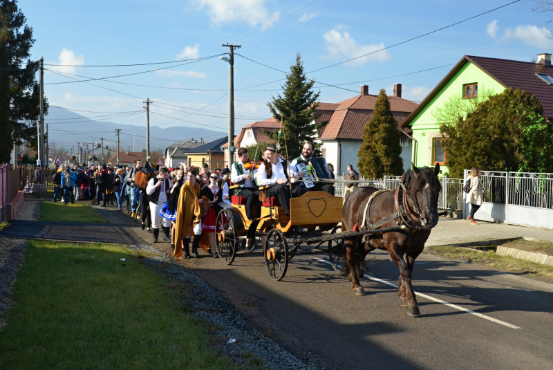 Vlakom na fašiangy na Tokaji